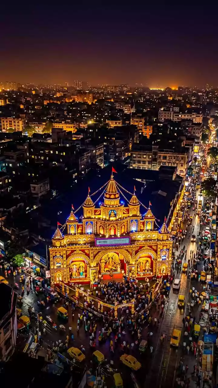 Durga Puja 2026: What Travelers Should Plan For Kolkata’s Festive Pandal Routes