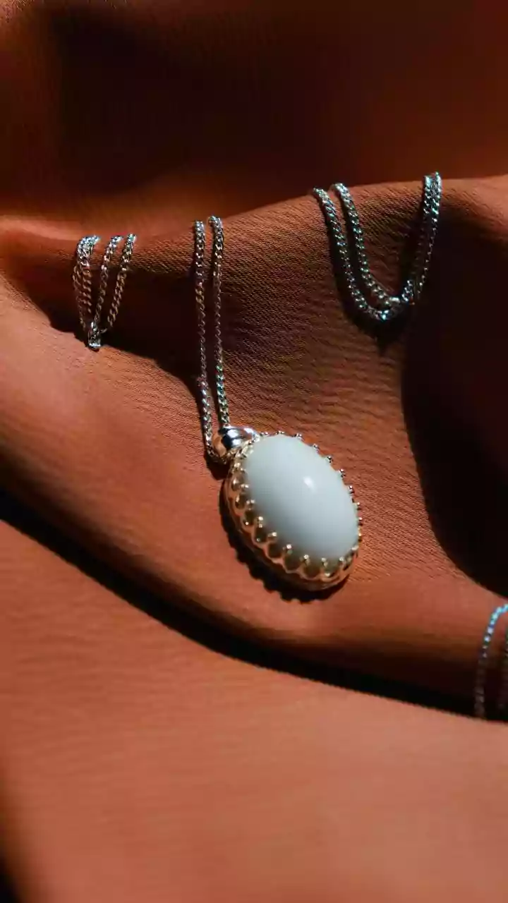 Charming Pendants: Everyday Elegance