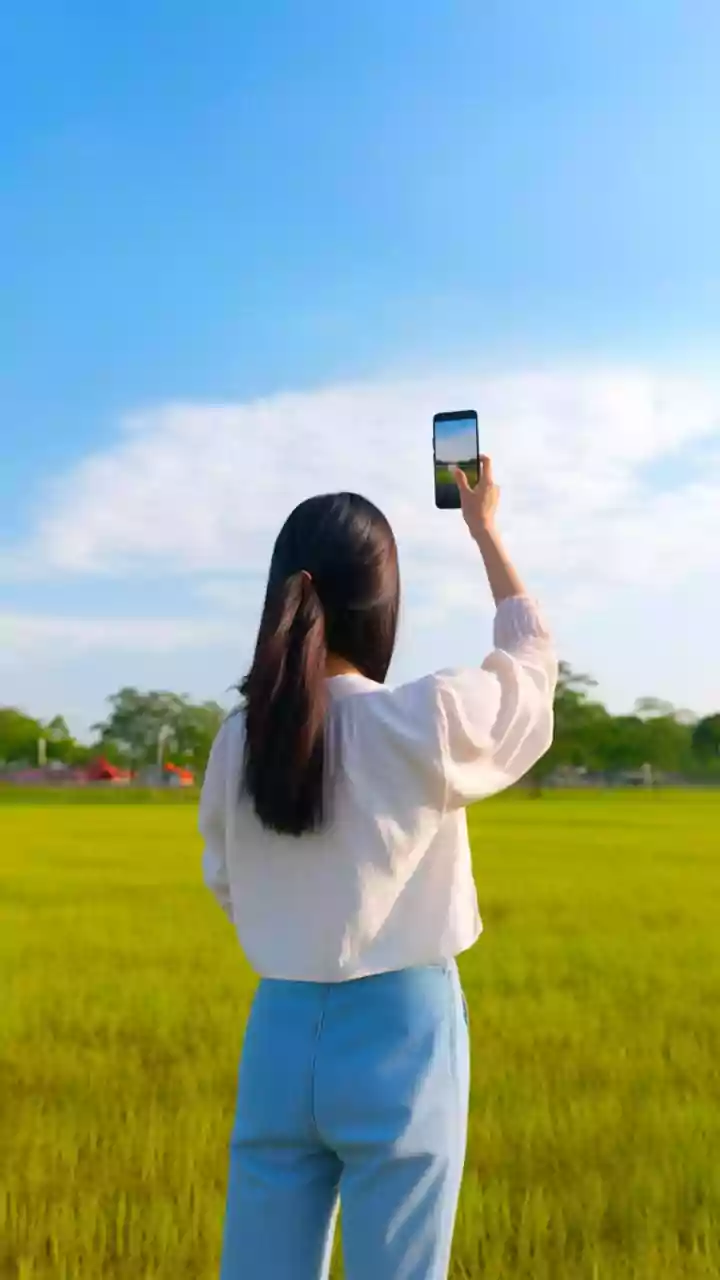 Instagram's New 'Instants': Share Fleeting Moments That Vanish After Viewing