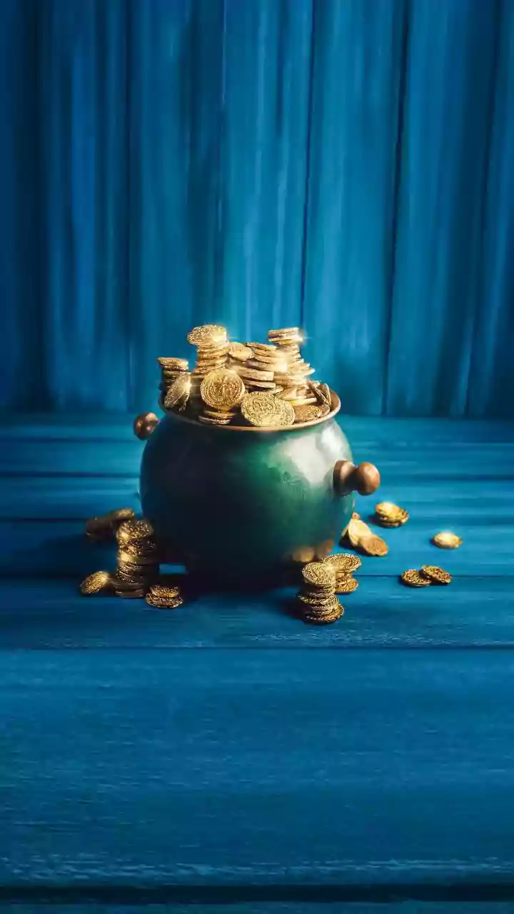 Is Wealth Written In Your Fate? Here’s How to Check It In Your Kundali