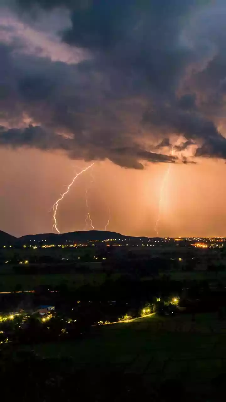 Delhi Likely to See Thunderstorm and Rain