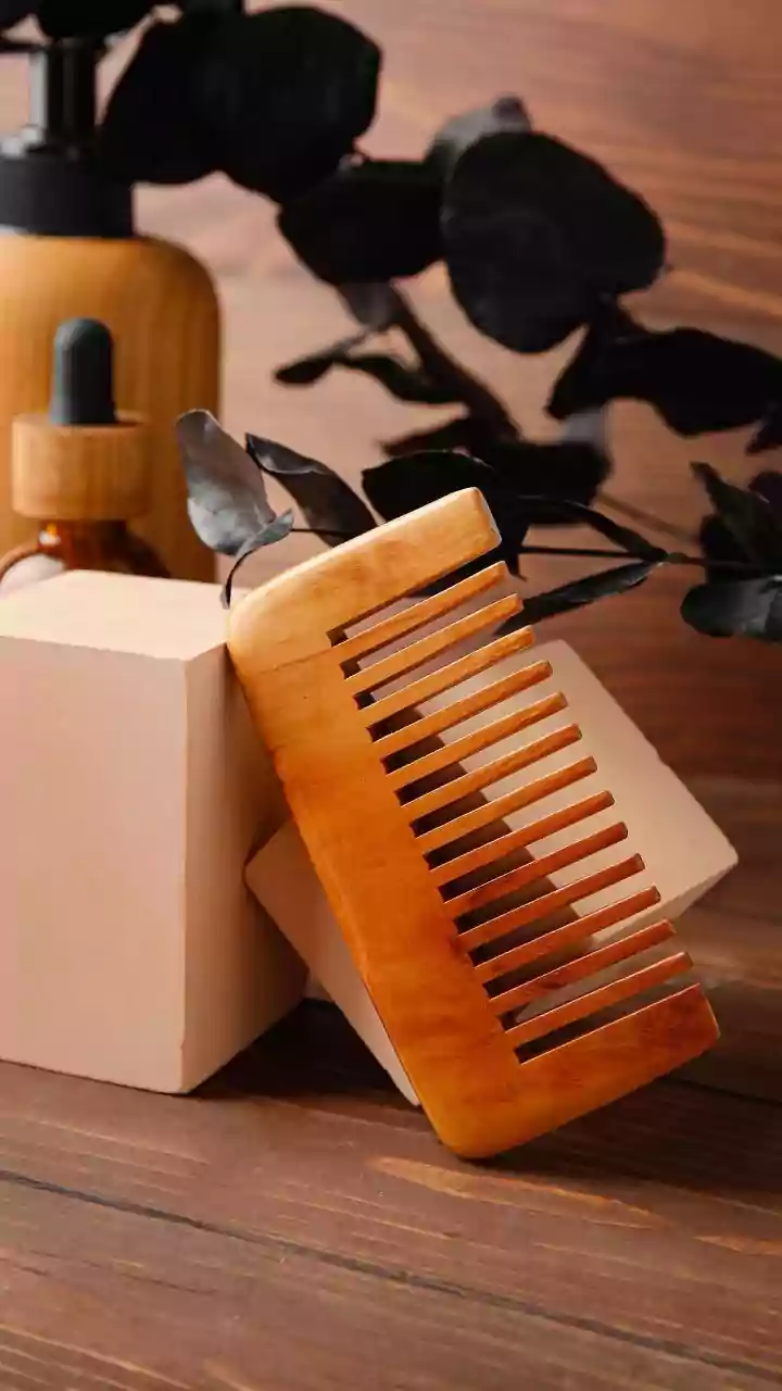 Adjusting Hair Routines Post-Monsoon: How Wooden Combs Prevent Static In Drier Air