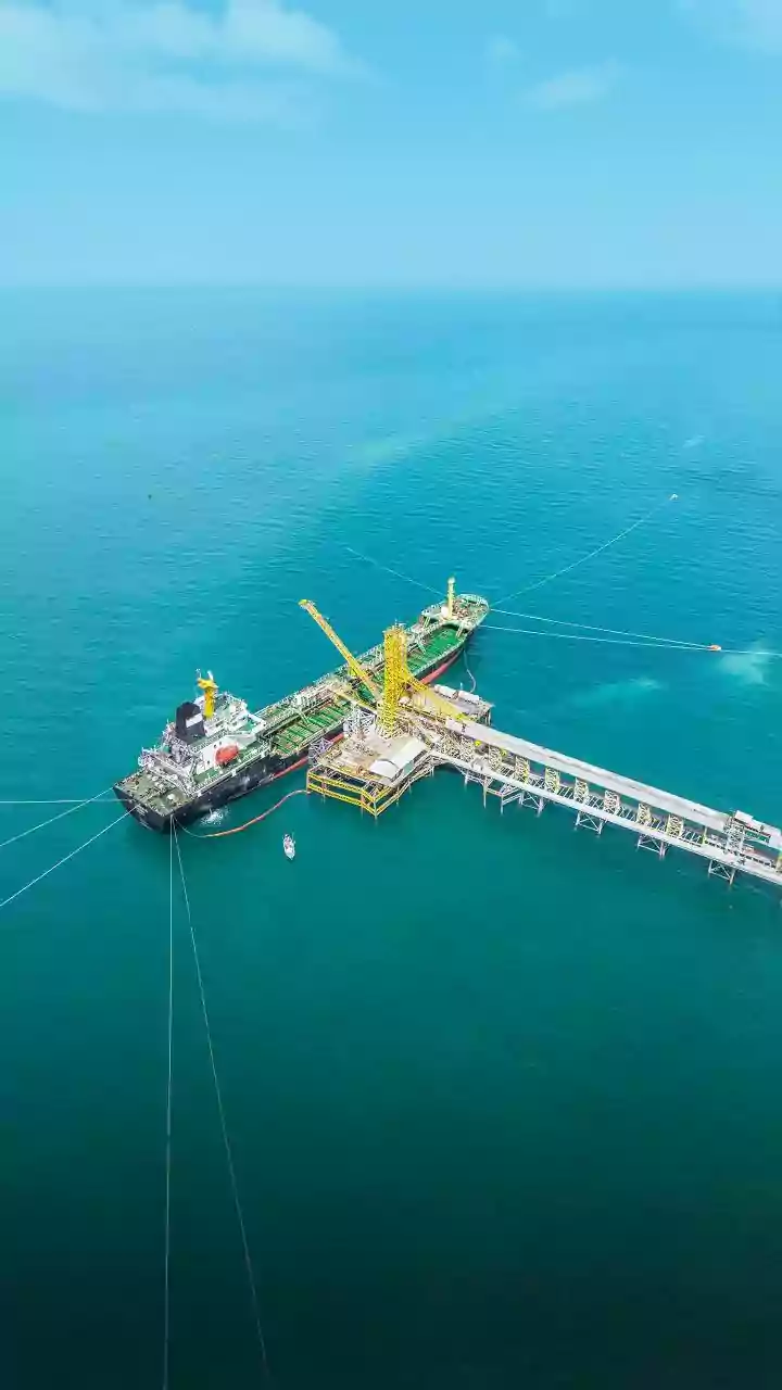 Tankers resume transfers through Strait of Hormuz easing fuel fears