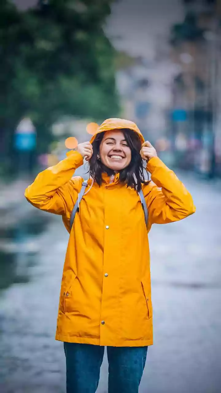 IMD yellow alert: Delhi moderate rain Tuesday, highs near 34°C