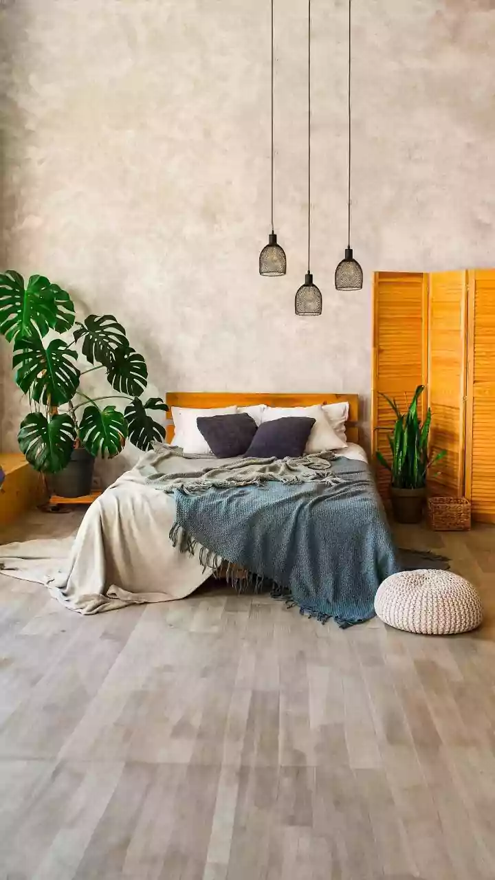 How Low-Care Air-Purifying Snake Plants And Pothos Transform Bedroom Workspaces Effortlessly Today