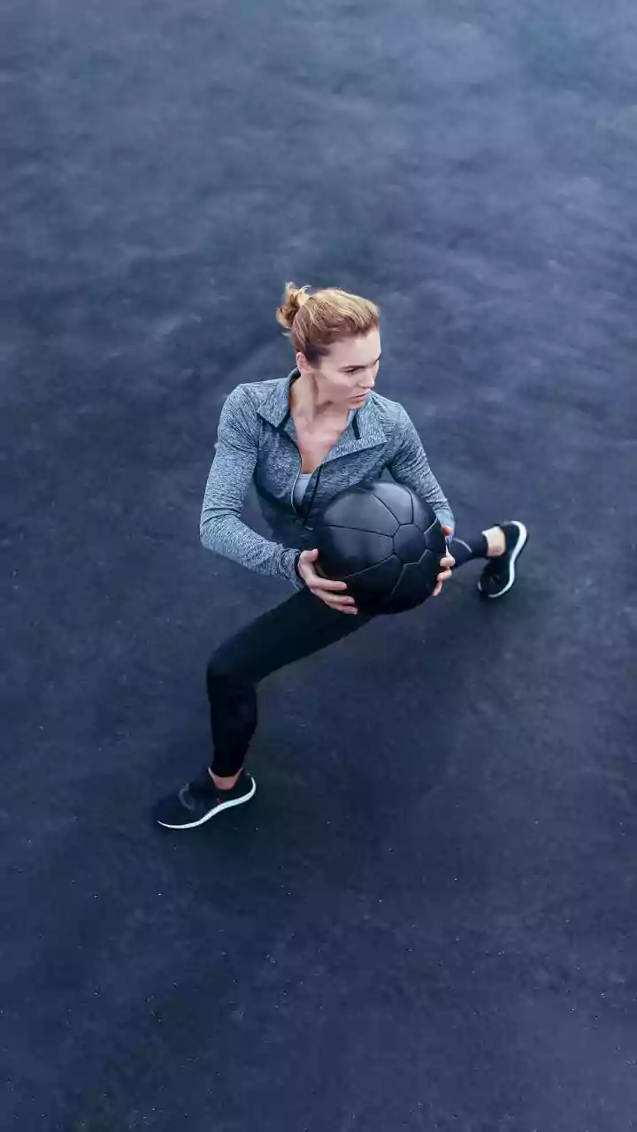 Fitness peaks in mid-30s, then declines regardless of earlier training