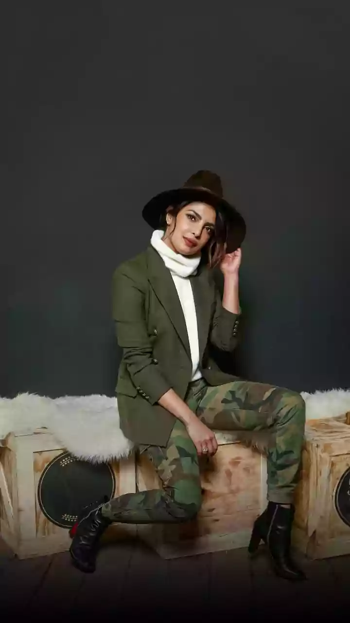 Globetrotter: Priyanka Chopra's FIRST Look As Mandakini From Mahesh Babu, SS Rajamouli Film OUT