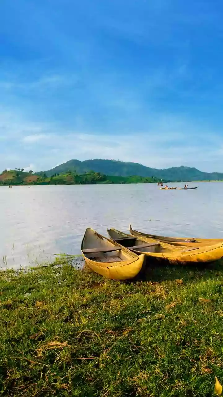 How River-Cleaning Kayaking Initiatives In Meghalaya Ensure Long-Term Sustainability For Regional Eco-Tourism Outings