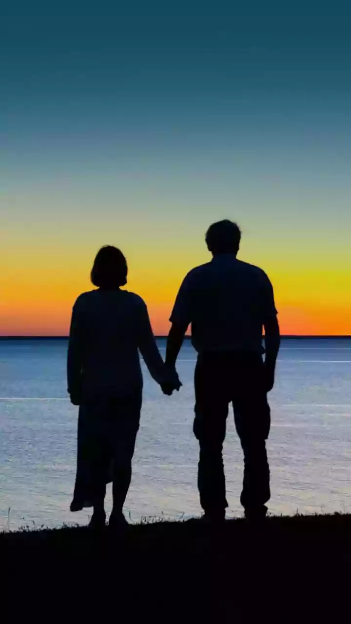 8 Enduring Habits of Couples Who Thrive in Marriage, According to a Psychotherapist
