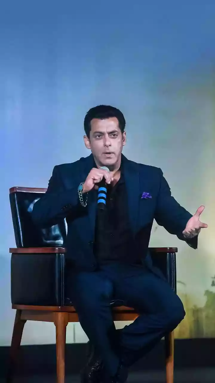 Salman Khan Unveils Maatrubhumi Song ‘Mera Jee Nahi Bhara’; Welcomes Zeyn Shaw, Abhishrri Sen