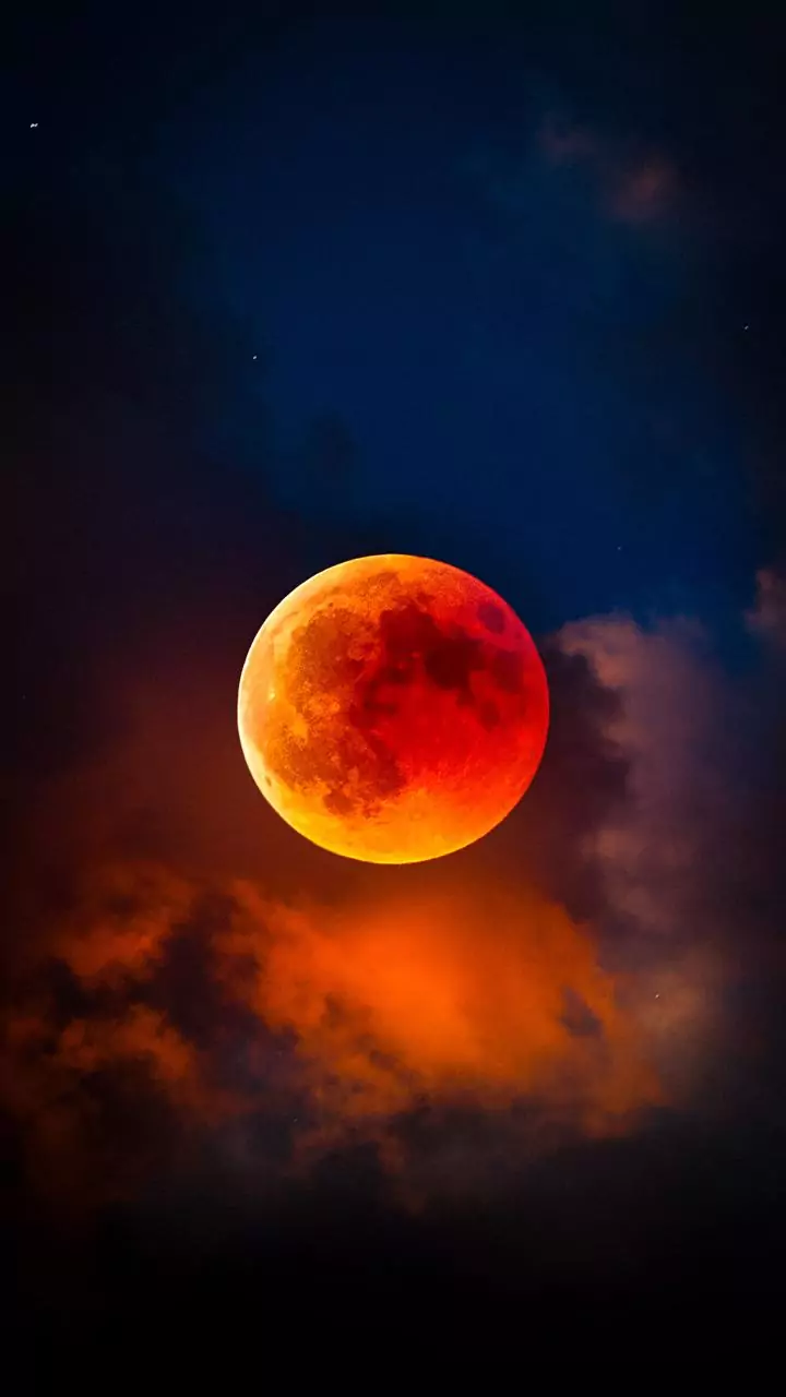 Chandra Grahan 2026 In India: First Lunar Eclipse Date, Timings And Sutak Rules