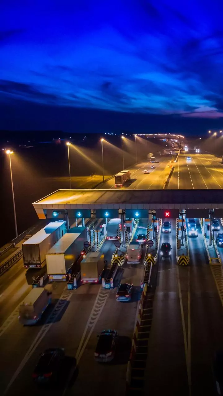 UP: Five held for assaulting advocate at Barabanki toll plaza; NHAI terminates agency contract