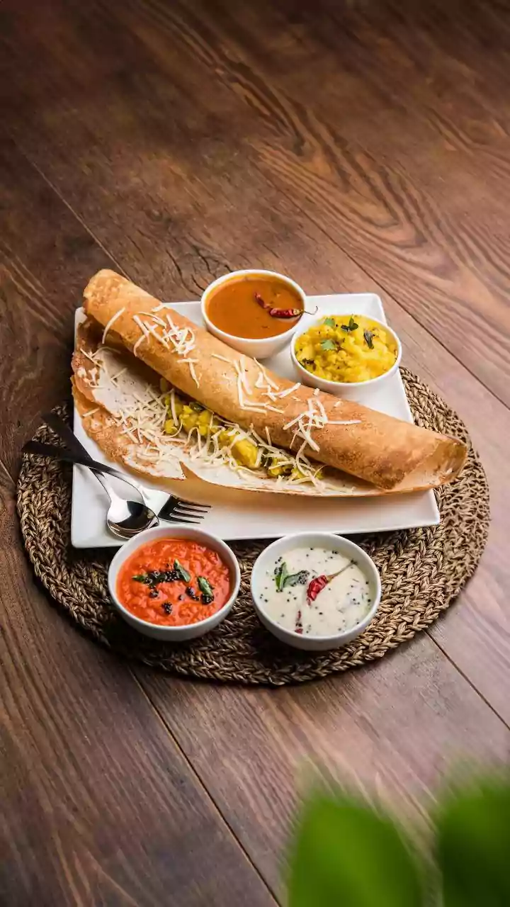 Bengaluru's Culinary Timeless Treasures: 10 Iconic Eateries & Their Signature Dishes