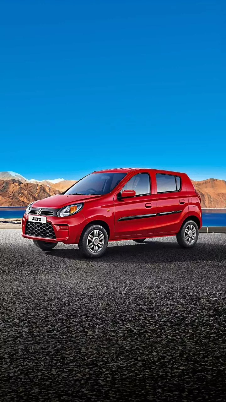 Passenger vehicle wholesales in India hit record 45.5 lakh units in 2025