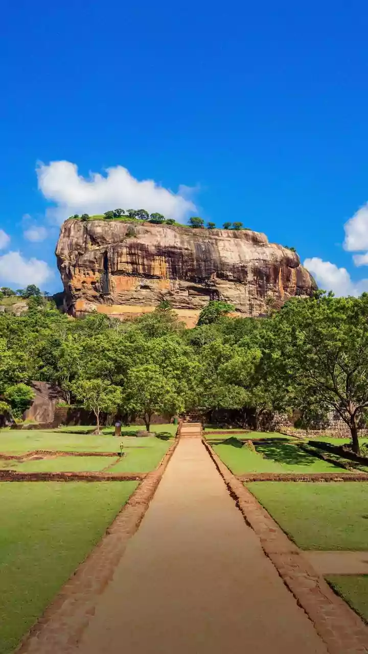 How Indian Tourists Can Experience The Scenic Kandy To Ella Train Route