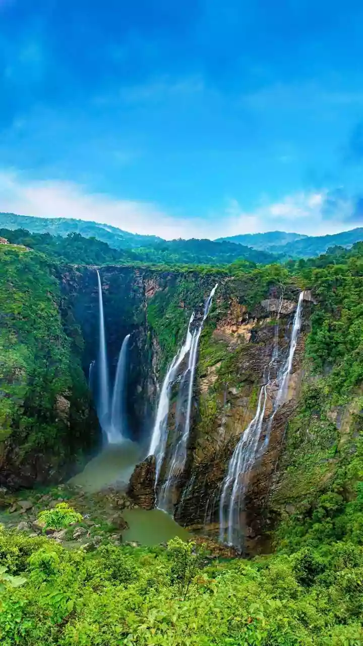 5 spectacular waterfalls to visit in Karnataka