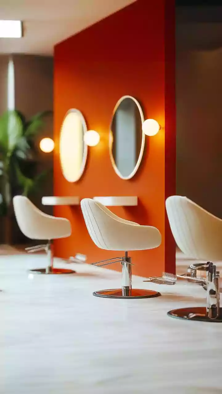 Gujarat Traditional Lippan Kam Art Finds New Life As Chic Accent Walls In Urban Apartments
