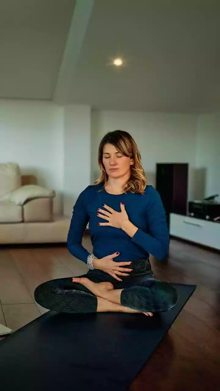 This Simple 5 Min Breathing Challenge Rules Online Yoga