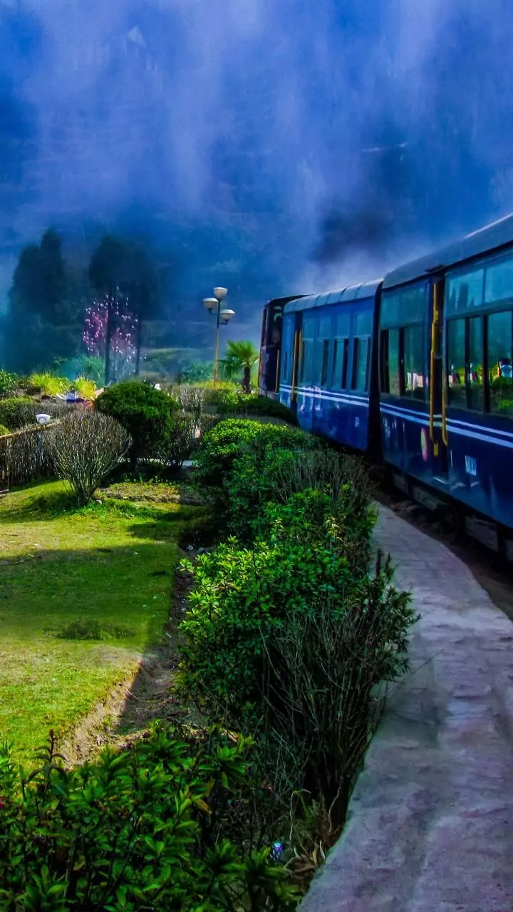 IndiGo cancellations: CR to run six special trains, WR to add coaches to ease passenger rush