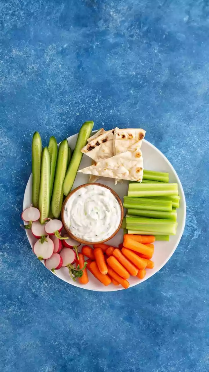 Late-Night Cravings: High-Sugar Snacks vs. Smart, Blood Sugar-Friendly Alternatives