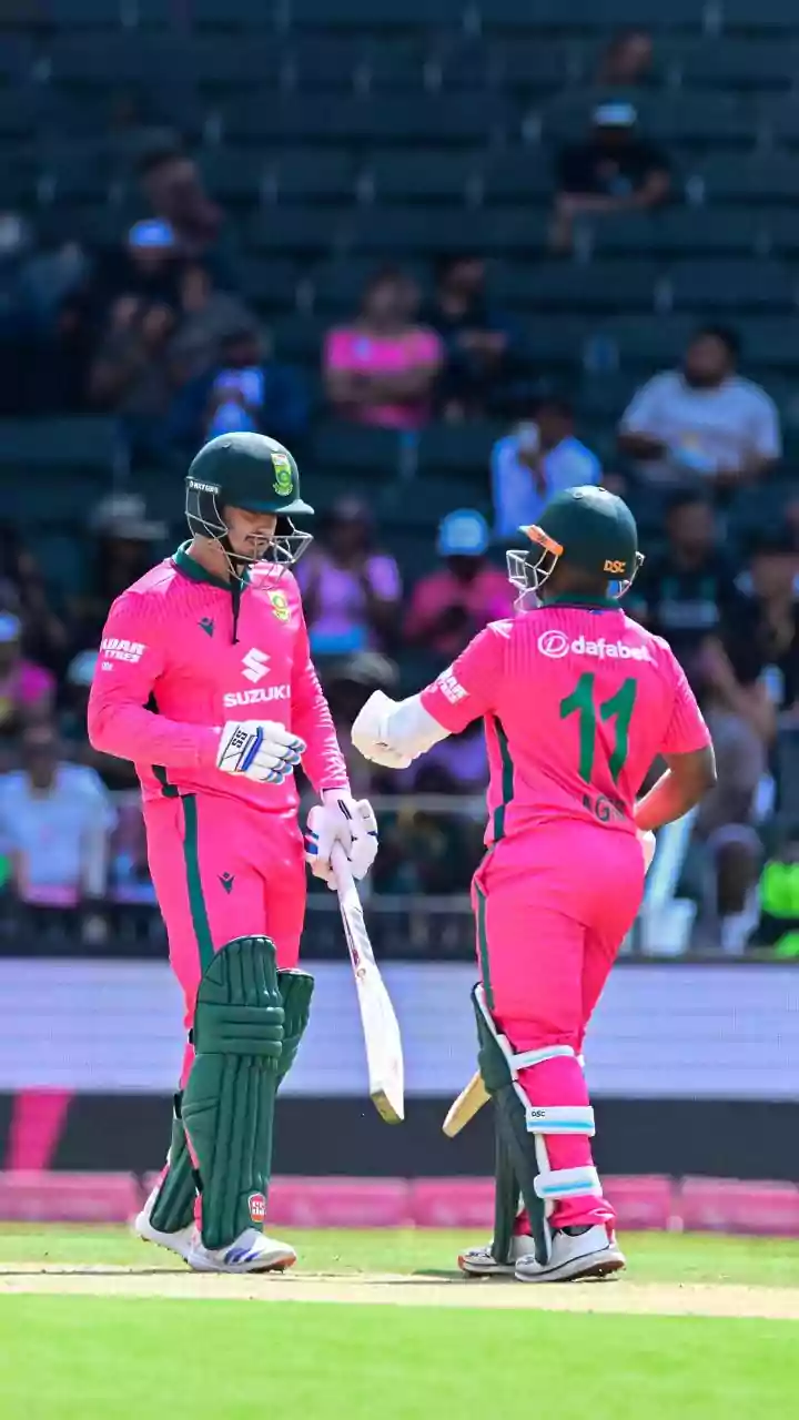 Why did South Africa Men wear pink kits for second ODI against Australia?