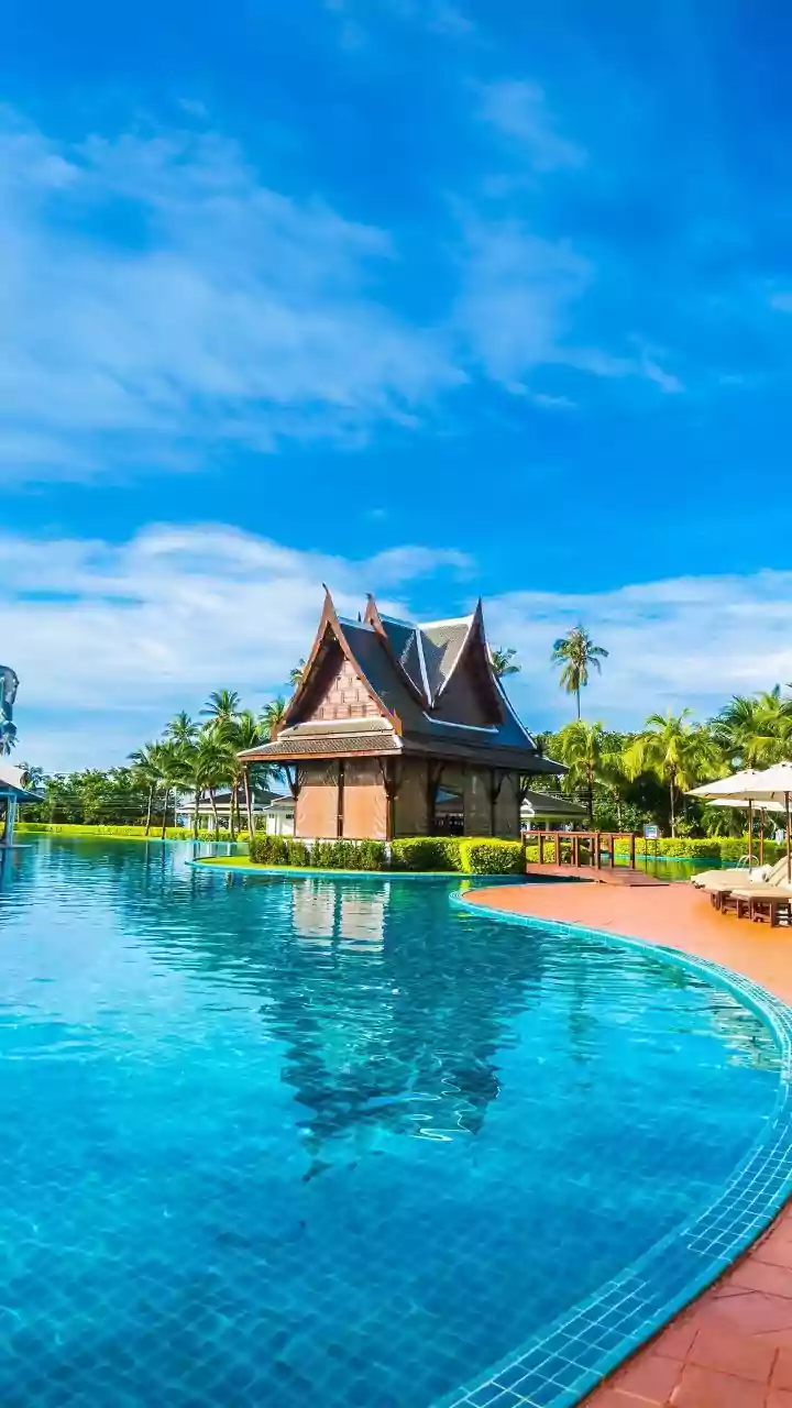A Closer Look At Subjective Travel Recommendations In Thai Tourist Hotspots To Reconsider