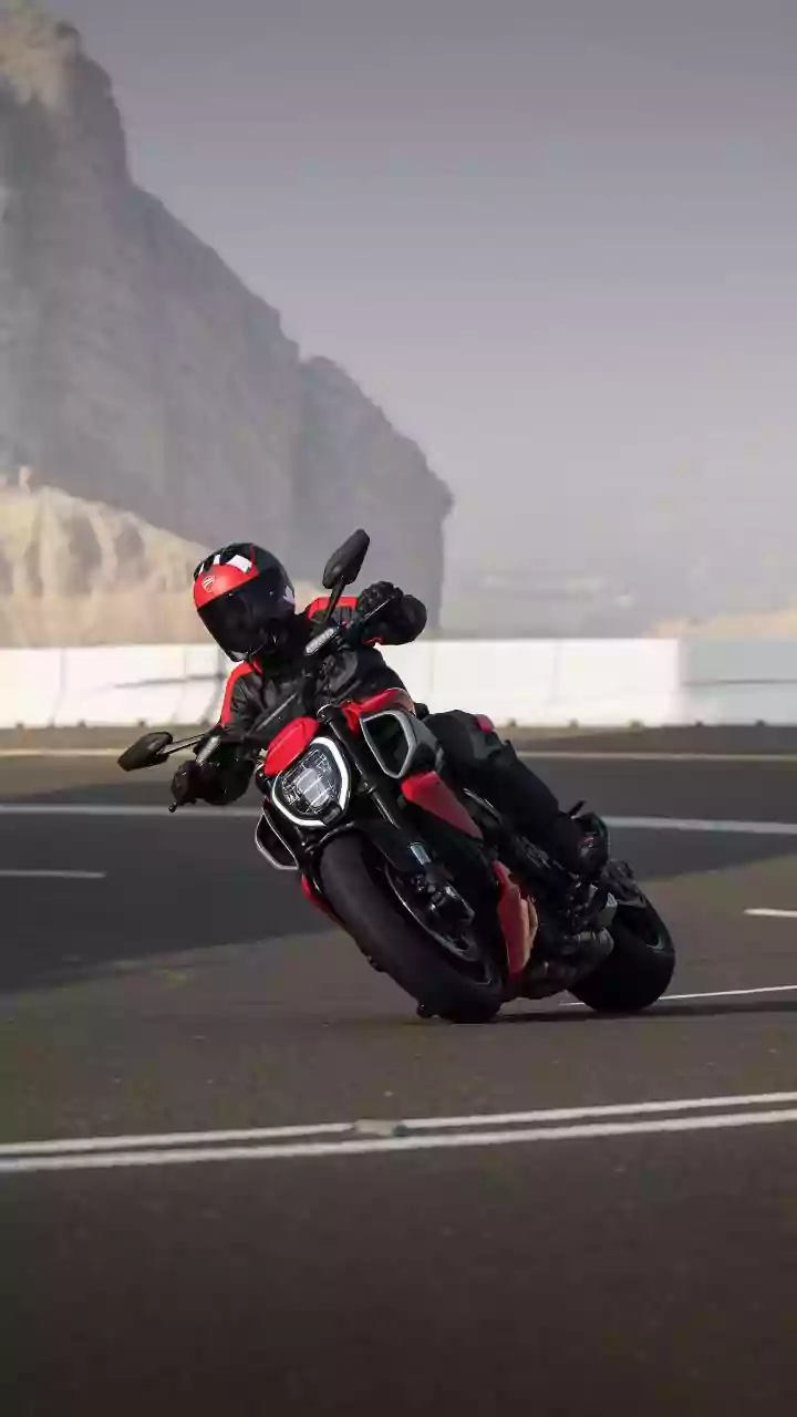 Ducati XDiavel V4 lands in India: Price starts at ₹30.88L