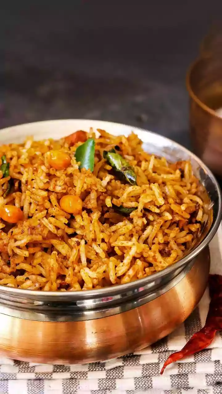 How to Create a Tangy One-Pot Rice Dish With Ingredients From Your Pantry