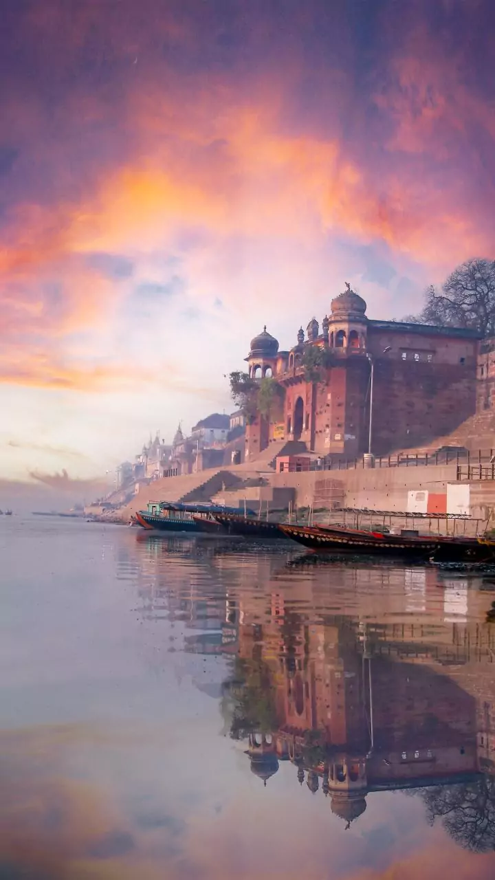 India just launched its 1st hydrogen-powered ferry in Varanasi