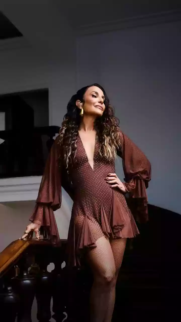 Gafe? O detalhe no look de Ivete Sangalo em casamento que está dando o que falar