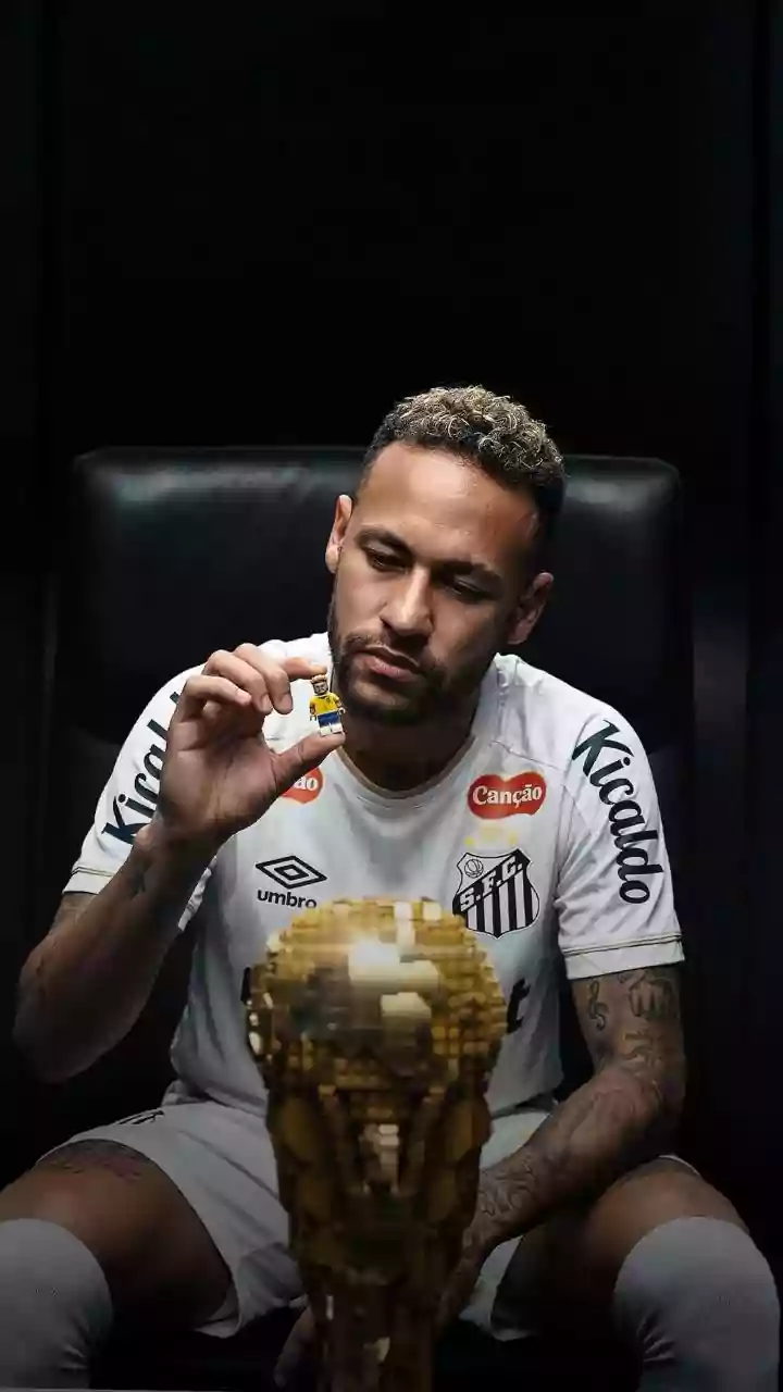 Santos celebra Neymar na Copa do Mundo