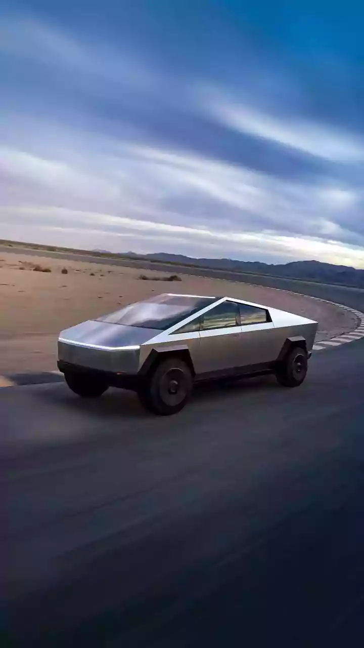 Tesla Cybertruck é partida ao meio em engavetamento com dez veículos nos EUA