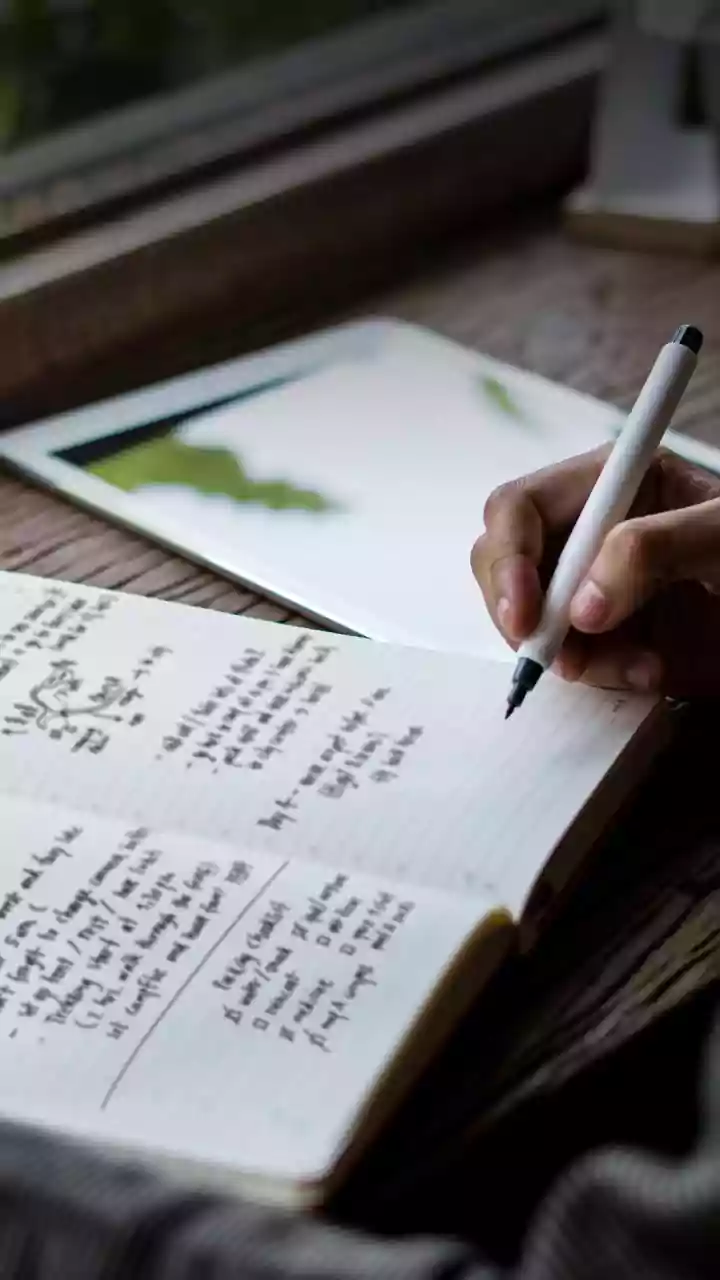 One-Week Tracking Works Best with Short Notes on Context