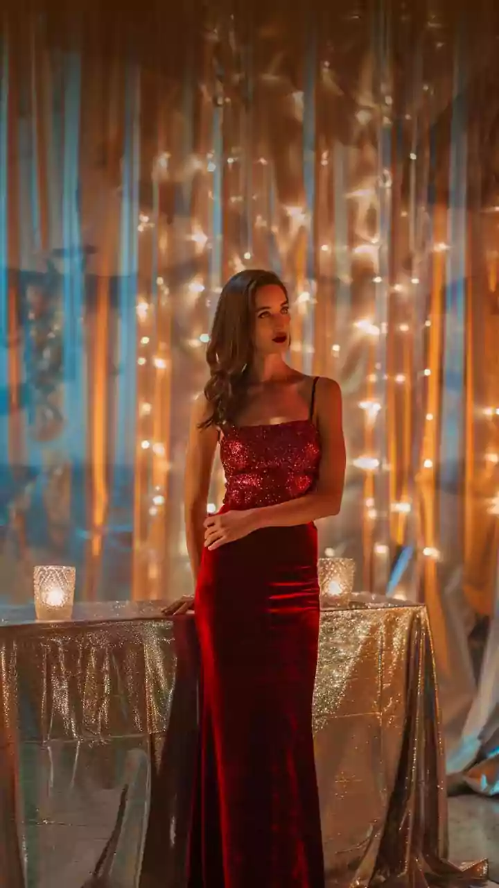 Turn simple Christmas parties into glam events with these perfect red outfits