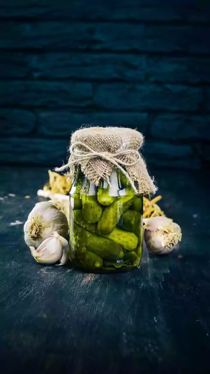 How Homemade Fermented Pickles And Probiotics Improve Digestion During Seasonal Rainy Shifts