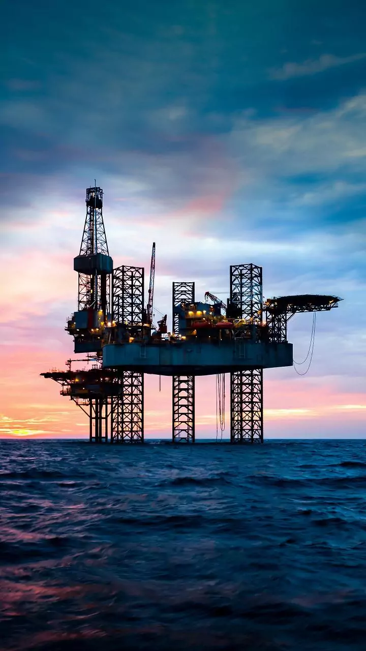 Brent crude tops $100 amid U.S.-Iran Strait of Hormuz tensions