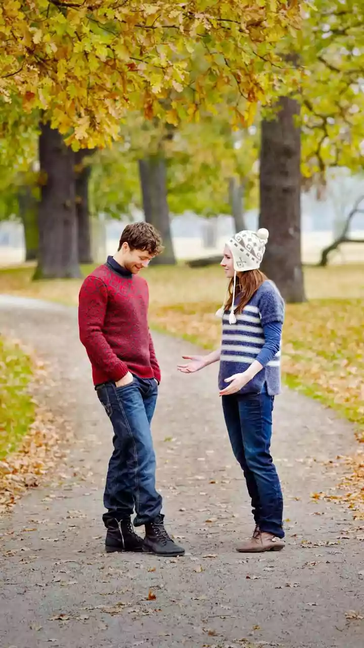 Unmasking Commitment Phobia: 5 Clear Signs Your Partner is Hesitant