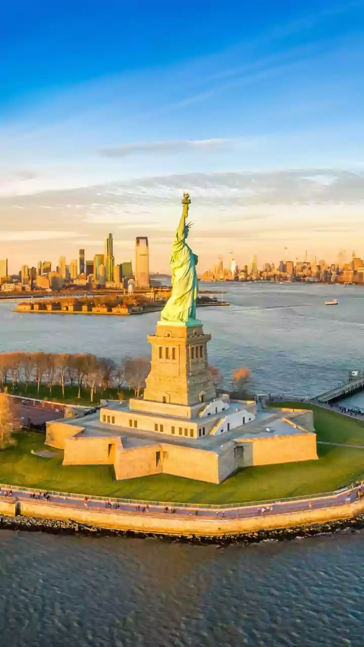 Why Is ‘Statue Of Liberty’ Trending On Google Trends Today? Did Strong Winds Topple The Statue? Explained