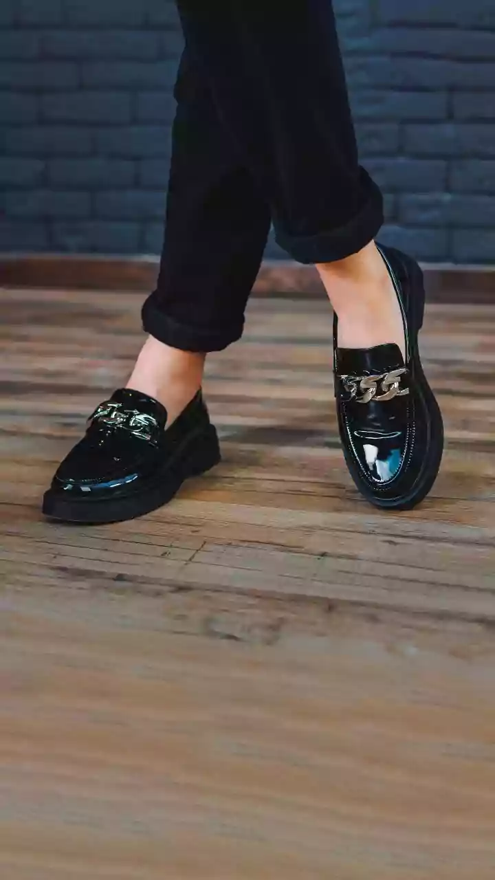 The Role of Practical Flats for Wet Commutes in the 2026 Monsoon-Footwear Shift