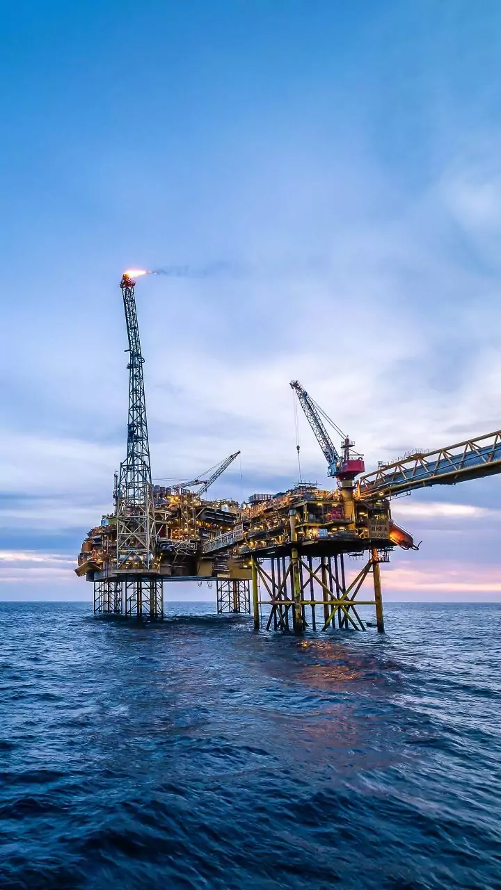 Oil prices spike as US-Iran tensions heat up