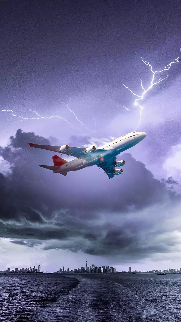 11 flights cancelled at Srinagar airport due to bad weather