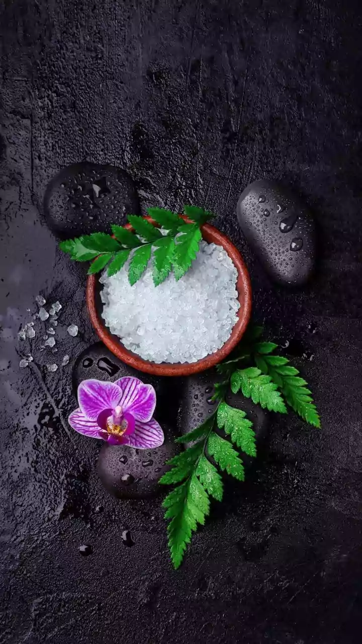 This 20-Minute Simple Ayurvedic Foot Bath Can Calm Your Body And Clear Your Skin