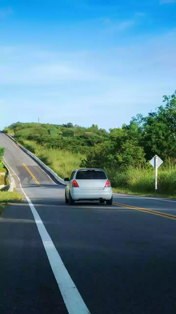 Highway Driving Hacks That Stop Luggage Shifting In Small Hatchback Trunks On Turns