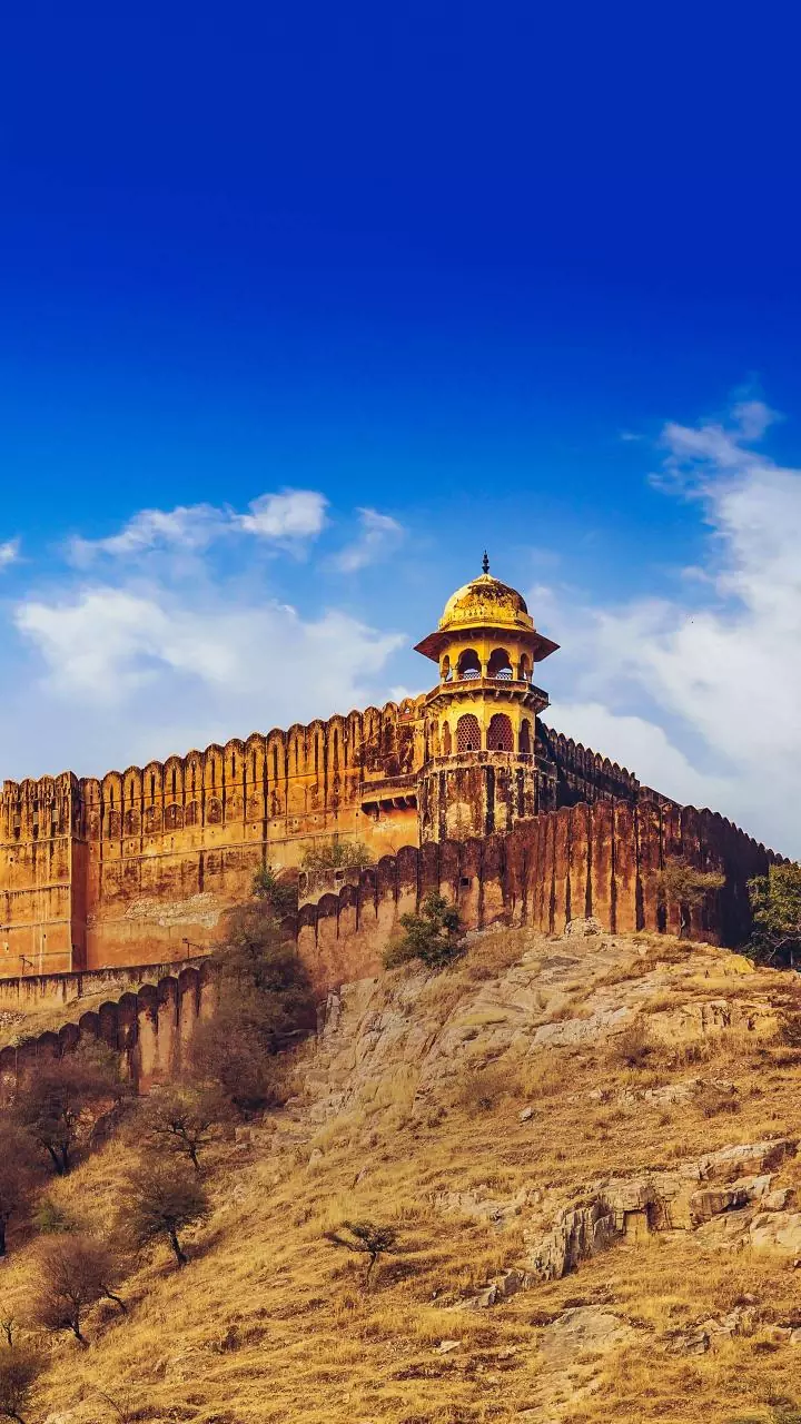 Rajasthan shivers as Fatehpur hits season's coldest night at 3.5°C