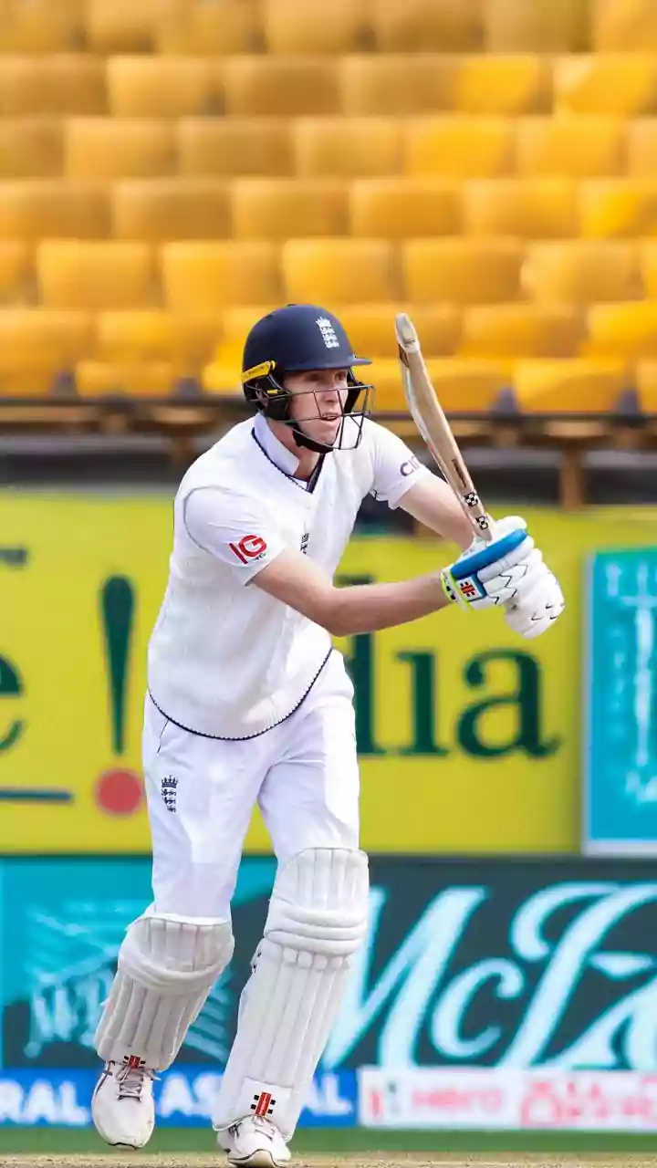 Ashes: Zak Crawley completes 3,500 Test runs with 85-run knock