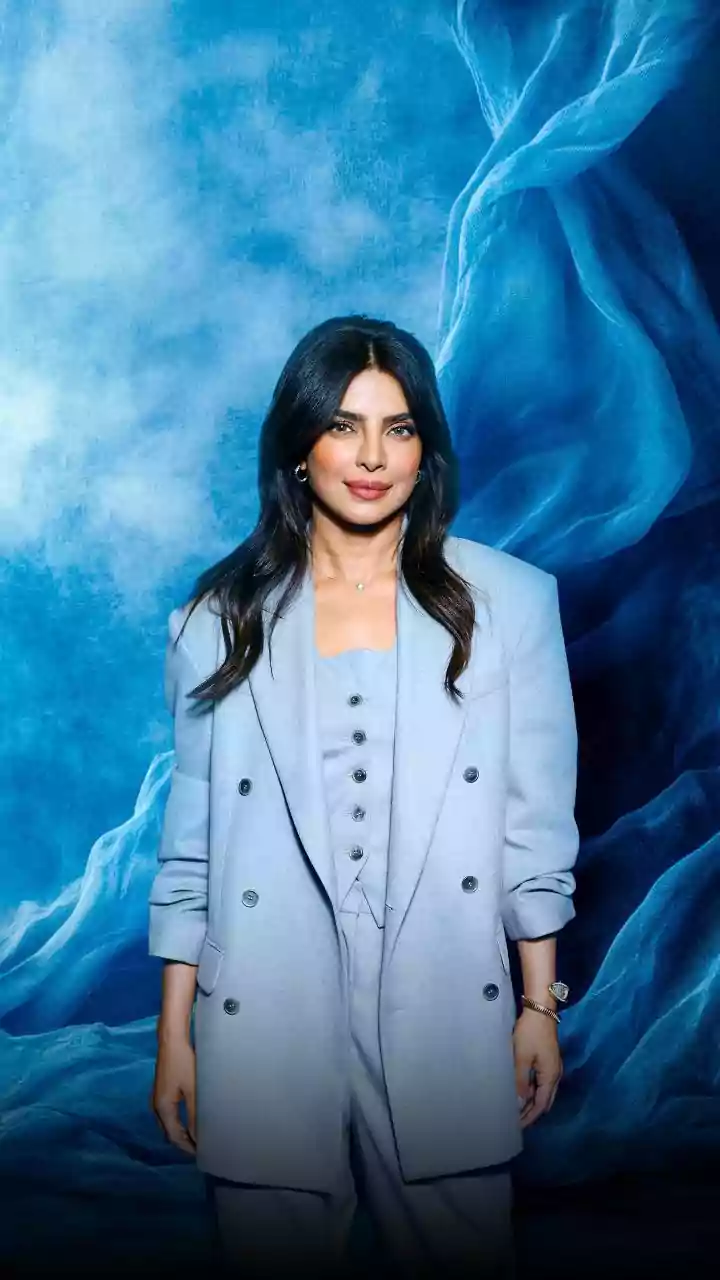 Unveiling the Hottest Celebrity Skincare Routines