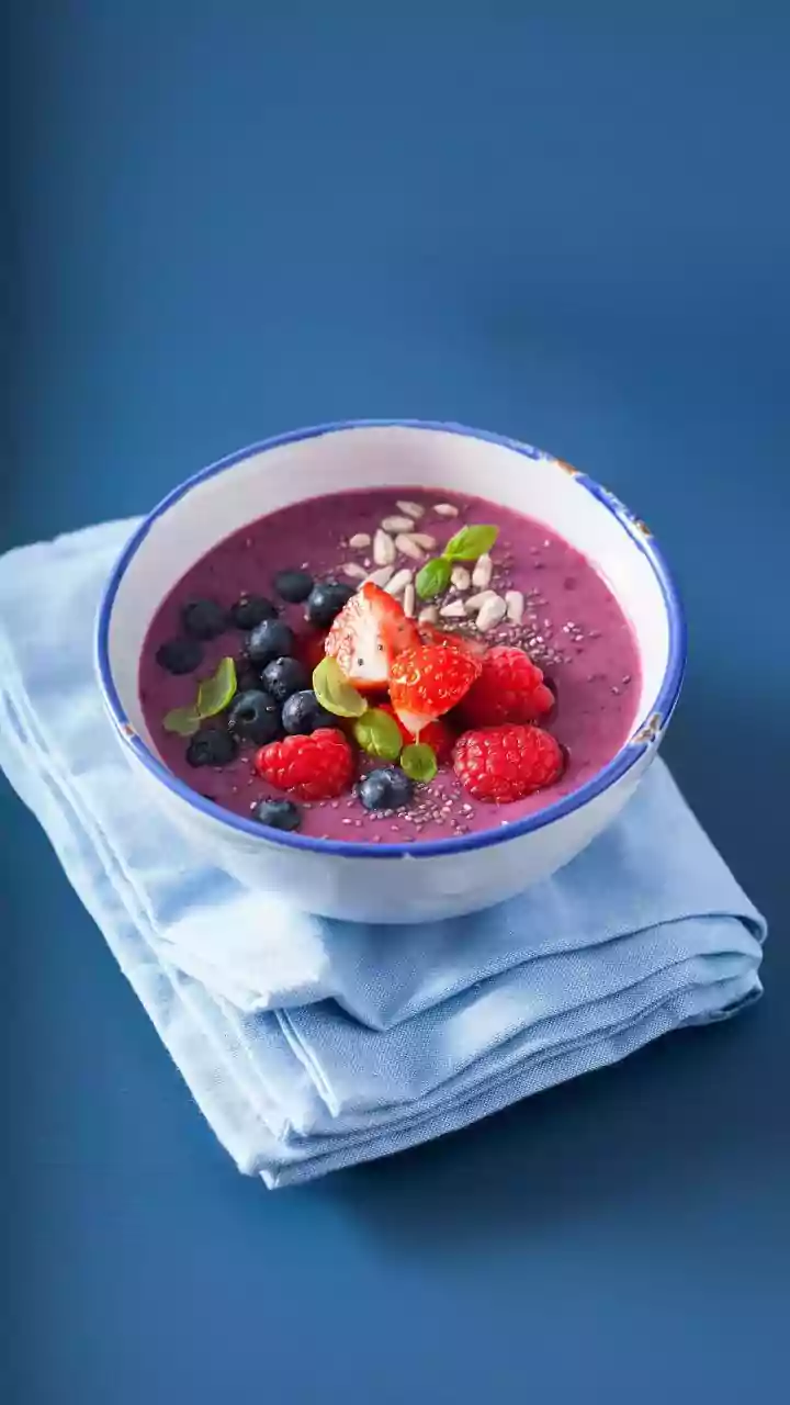 Why Young Fitness Enthusiasts Love High-Protein Sattu Smoothie Bowls Post-Workout