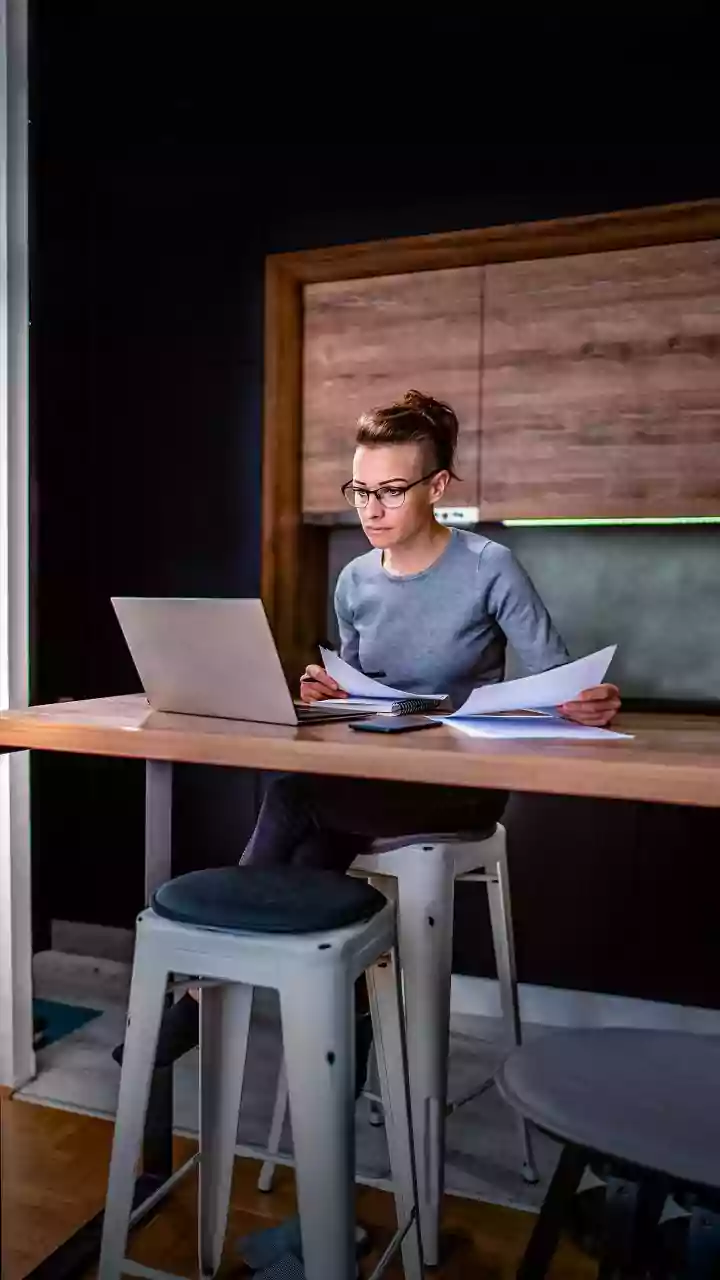 How Young Remote Workers Set Strict Boundaries To Ban Late Night Messages