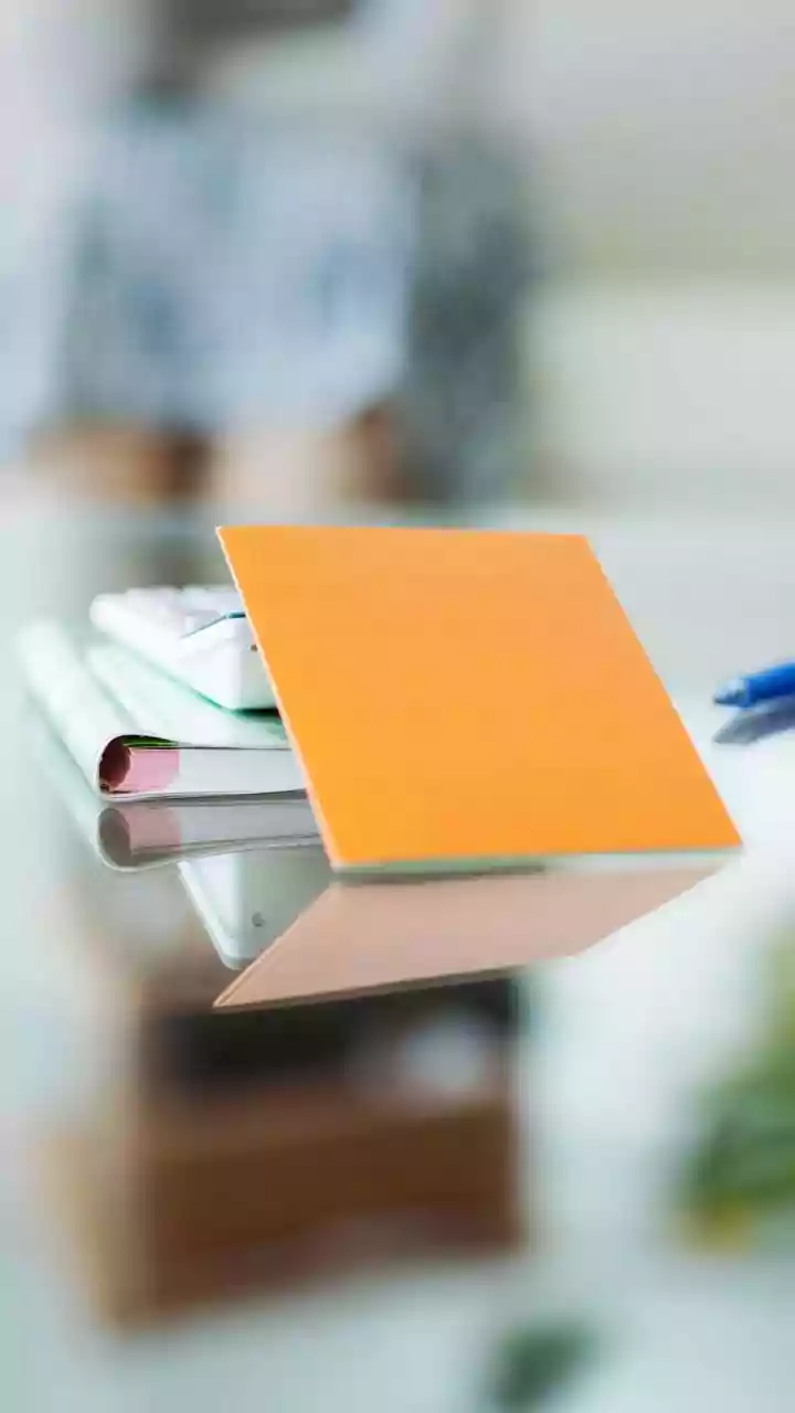 Navigating Income Tax Slabs: Guide For Fresh Graduates Choosing Tax Regimes