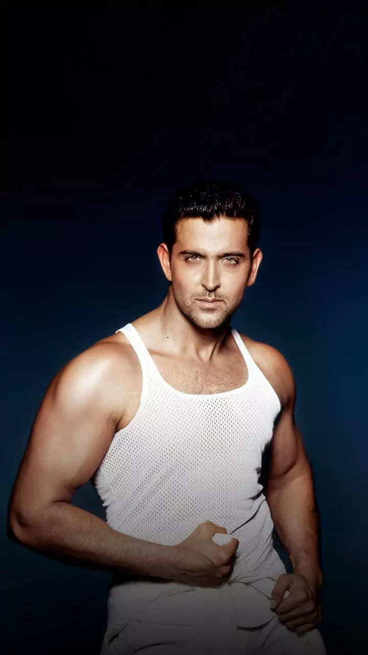 Hrithik Roshan gives a shoutout to Vir Das's debut film 'Happy Patel'